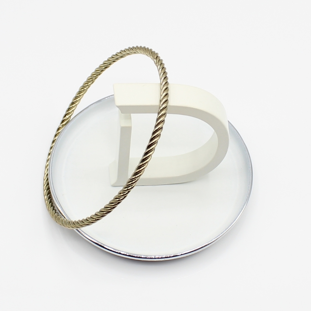 Vintage twisted goldtone bangle bracelet - Picture 3 of 5